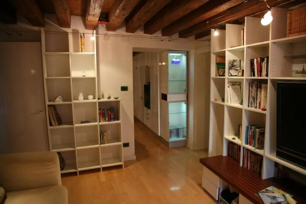 Apartment Bellissimo Appartamento In Palazzo Storico Venice