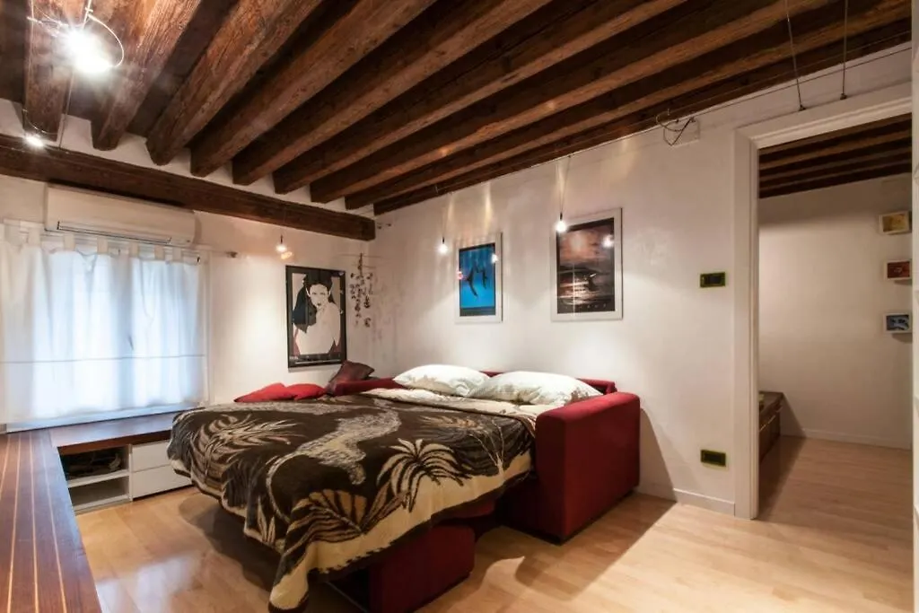 Апартаменты Bellissimo Appartamento In Palazzo Storico Венеция