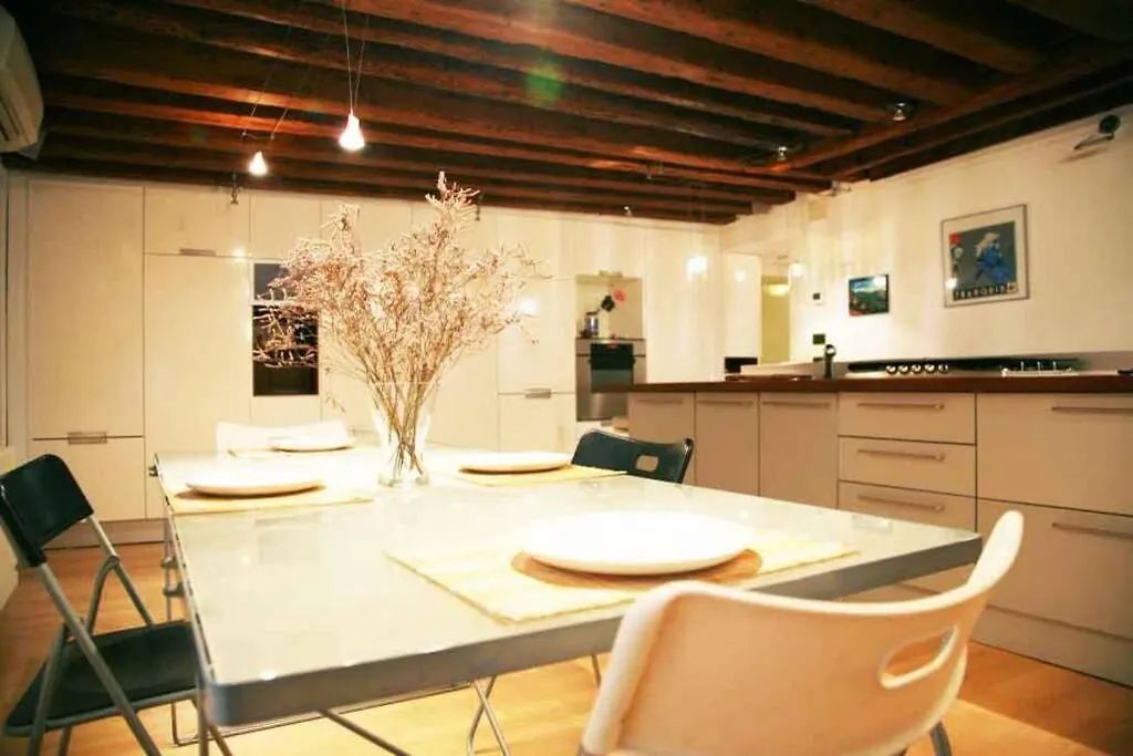 Bellissimo Appartamento In Palazzo Storico Венеция 0*,  Италия