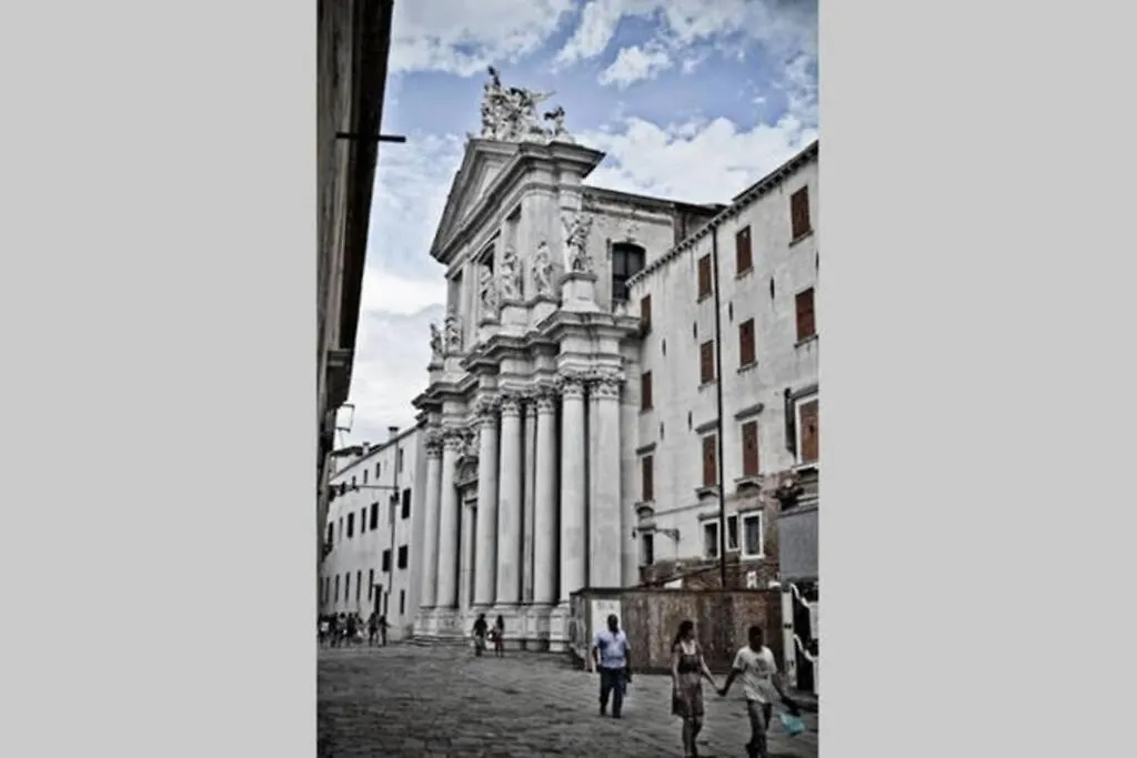 Bellissimo Appartamento In Palazzo Storico Венеция